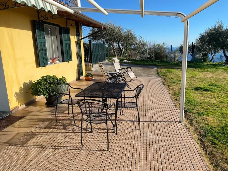 فيلا Casa Vista Mare - Superb Garden And Parking Included إمبيريا المظهر الخارجي الصورة