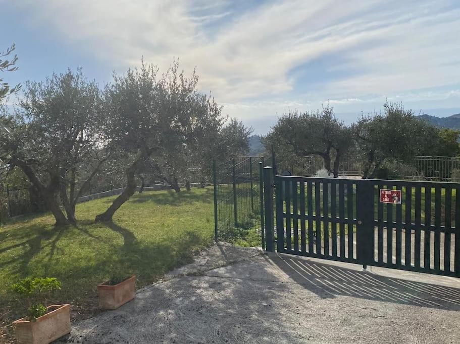 فيلا Casa Vista Mare - Superb Garden And Parking Included إمبيريا المظهر الخارجي الصورة