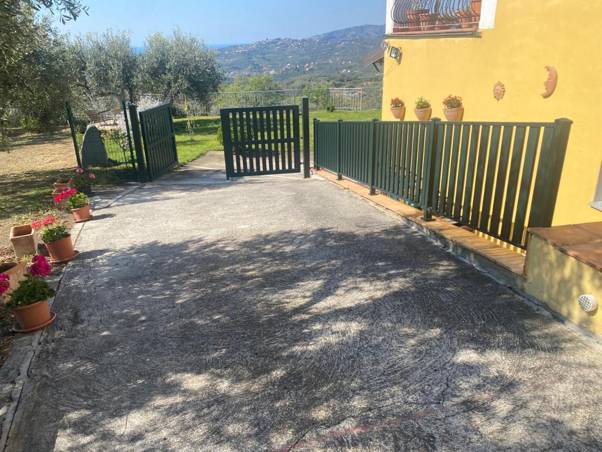 فيلا Casa Vista Mare - Superb Garden And Parking Included إمبيريا المظهر الخارجي الصورة