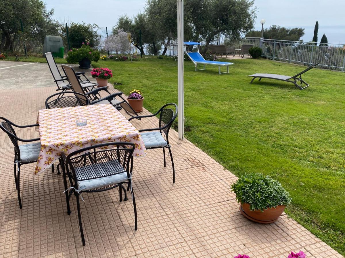 فيلا Casa Vista Mare - Superb Garden And Parking Included إمبيريا المظهر الخارجي الصورة