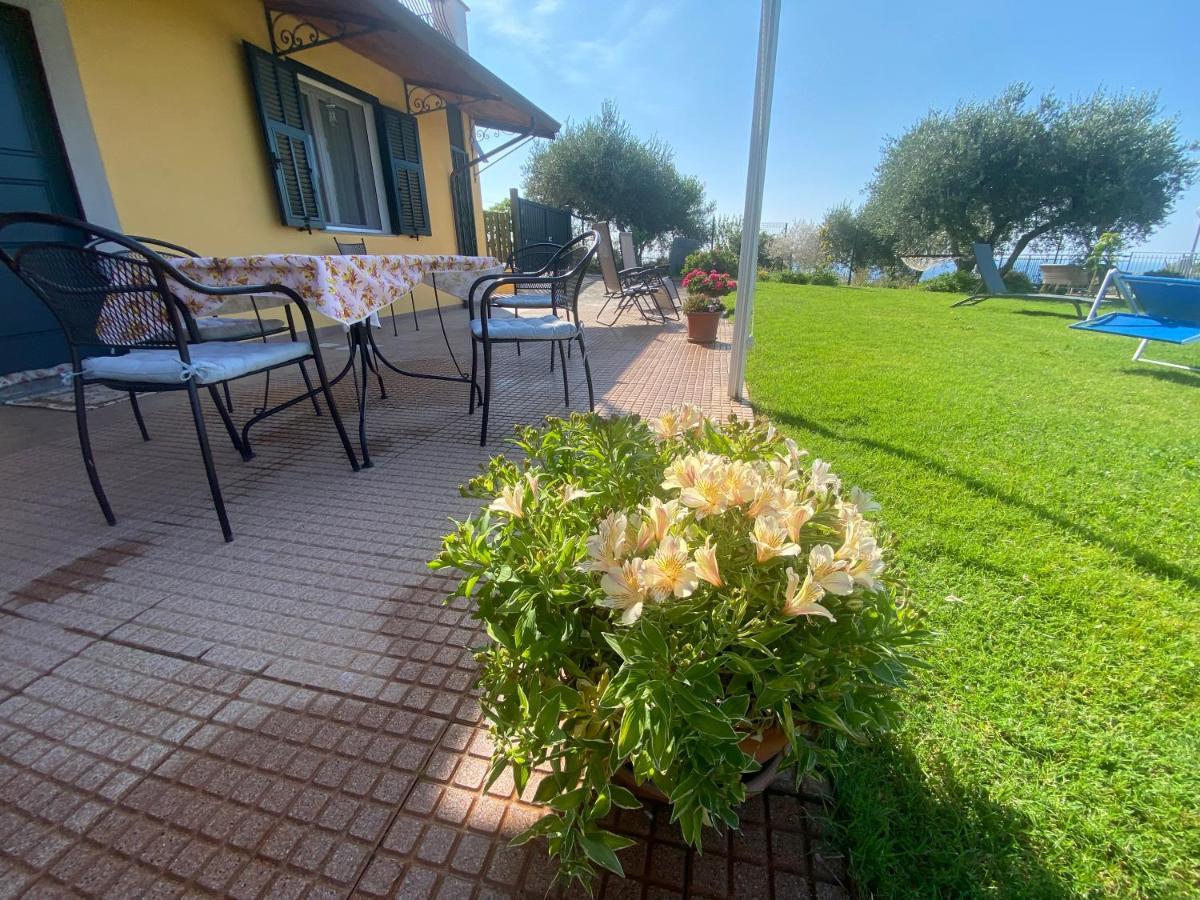 فيلا Casa Vista Mare - Superb Garden And Parking Included إمبيريا المظهر الخارجي الصورة