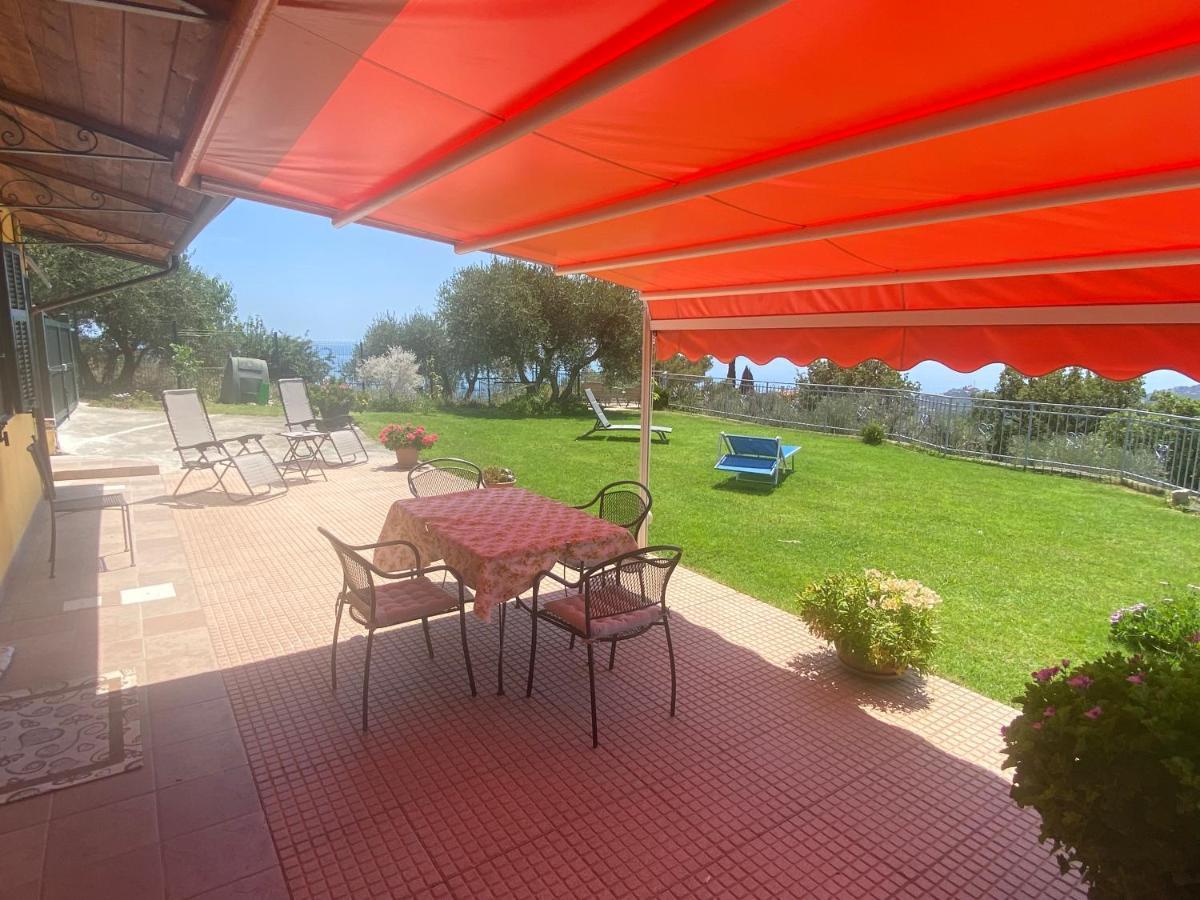 فيلا Casa Vista Mare - Superb Garden And Parking Included إمبيريا المظهر الخارجي الصورة