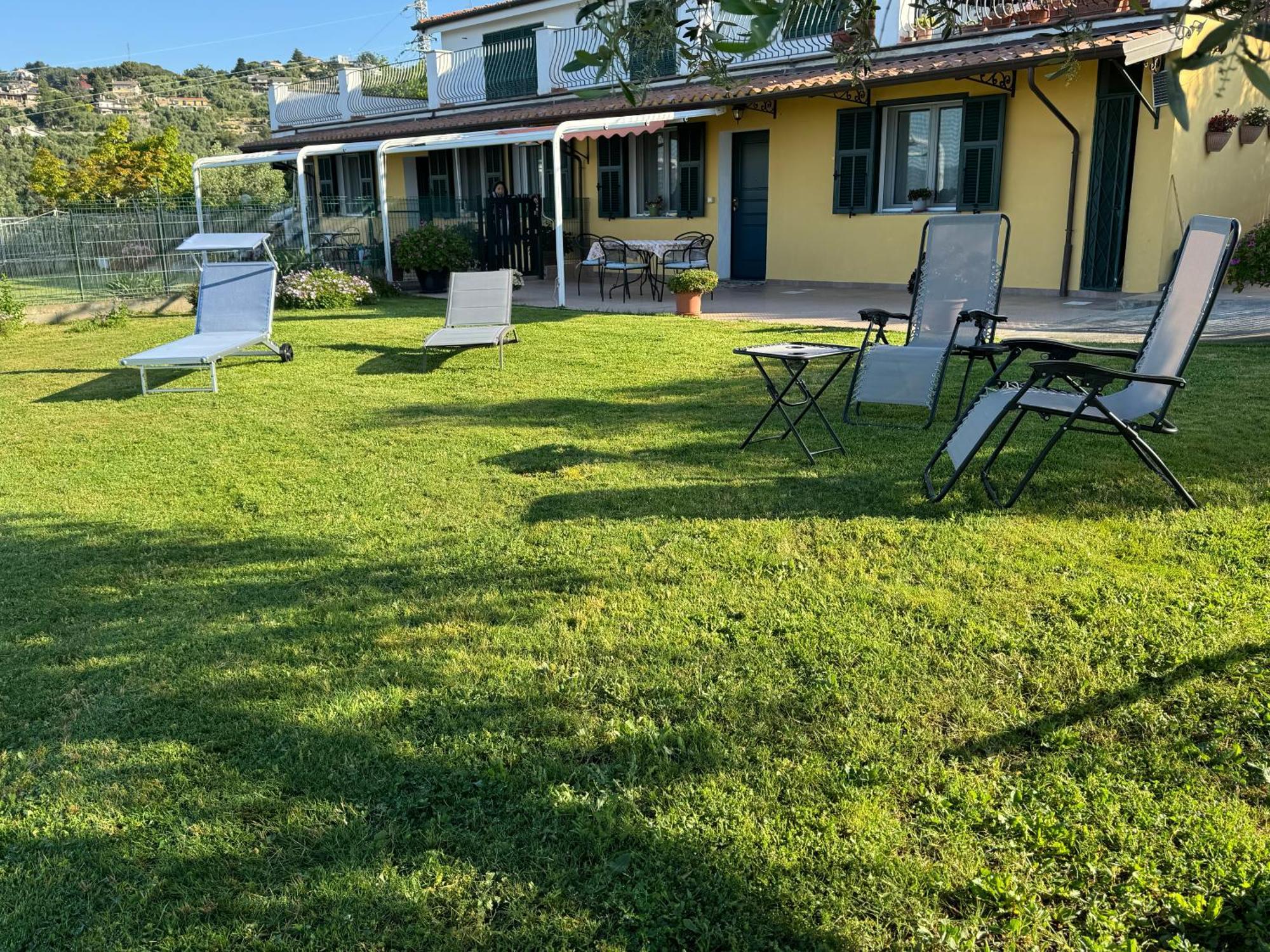 فيلا Casa Vista Mare - Superb Garden And Parking Included إمبيريا المظهر الخارجي الصورة